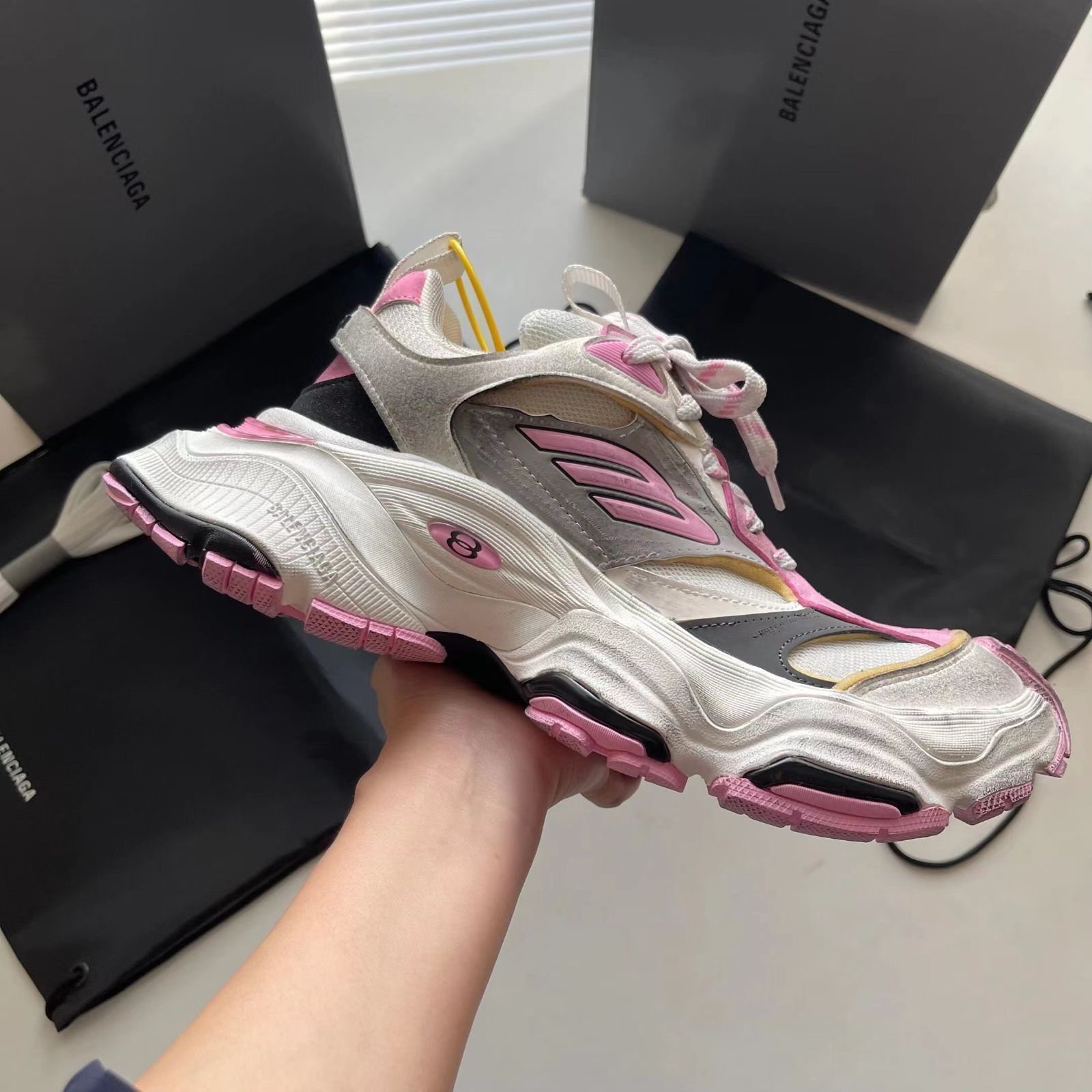 BALENCIAGA CARGO sneaker-WTO輸入1 - メルカリ