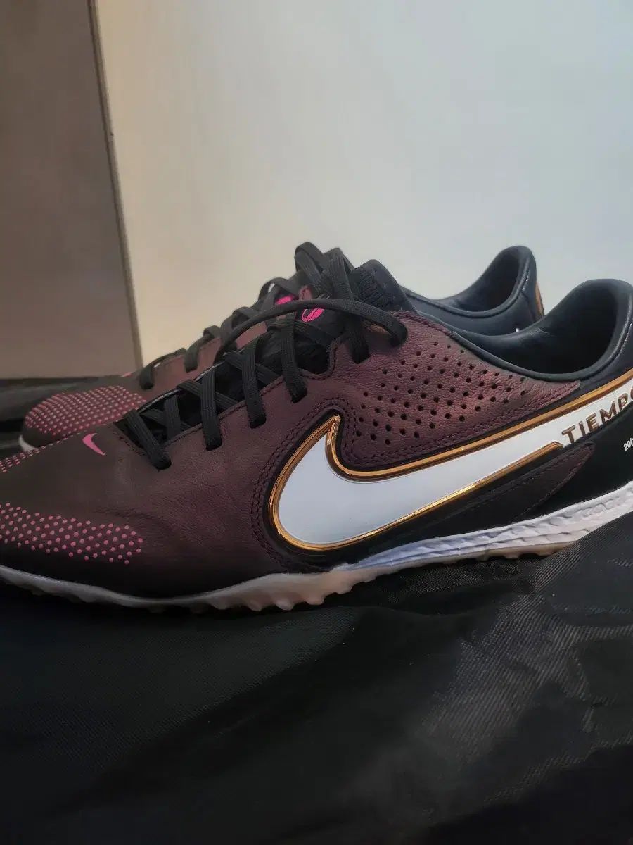 NIKE ナイキ ティエンポ 9 プロ tf 270