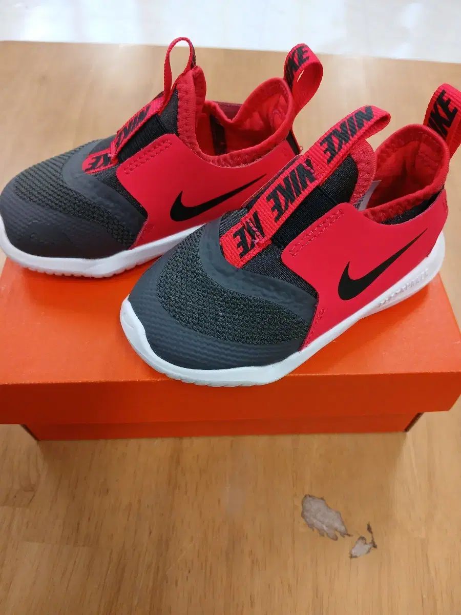 【雷市場（ポンジャン）商品韓国直送】 NIKE(ナイキ) フレックスランナー TD AT 4665 200 キッズスニーカー