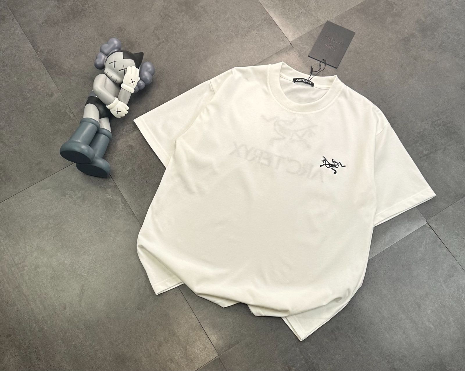 ARC'TERYX アークテリクス 限定刺繍ロゴTシャツ 380gコットン