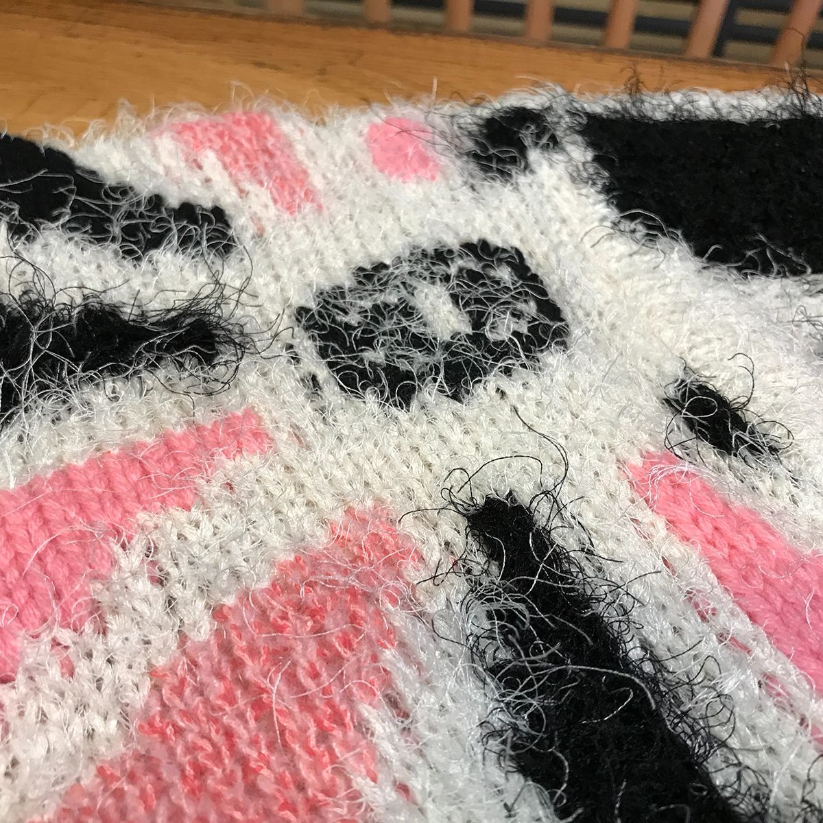 【新品同様】シャネル ニットセーター ブラック ホワイト ピンク #34 XS P76108 カシミア シルク 花 フラワー 13620 新品同様】シャネル ニットセーター ブラック ホワイト ピンク