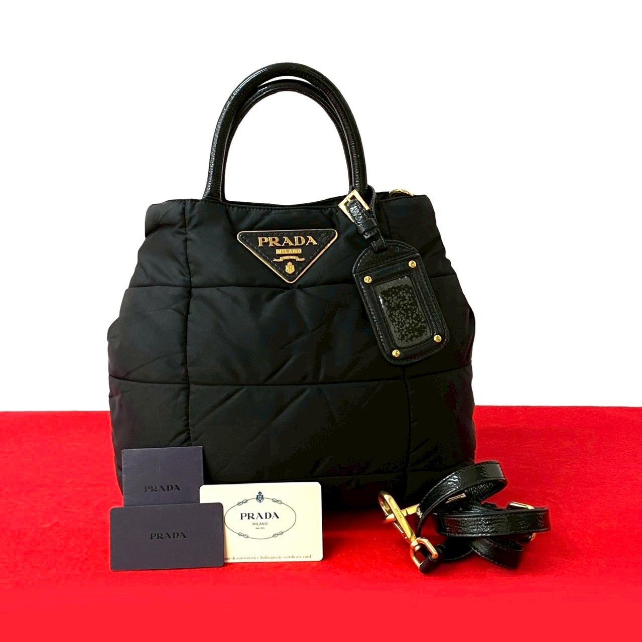 極 美品 プラダ 三角ロゴ 金具 ナイロン トートバッグ ハンドバッグブラック. PRADA 美品 プラダ テスート 三角ロゴプレート ブラック 黒