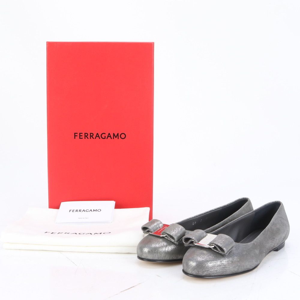 フェラガモ パンプス ヴァラリボン ブランド 靴 シューズ イタリア製
