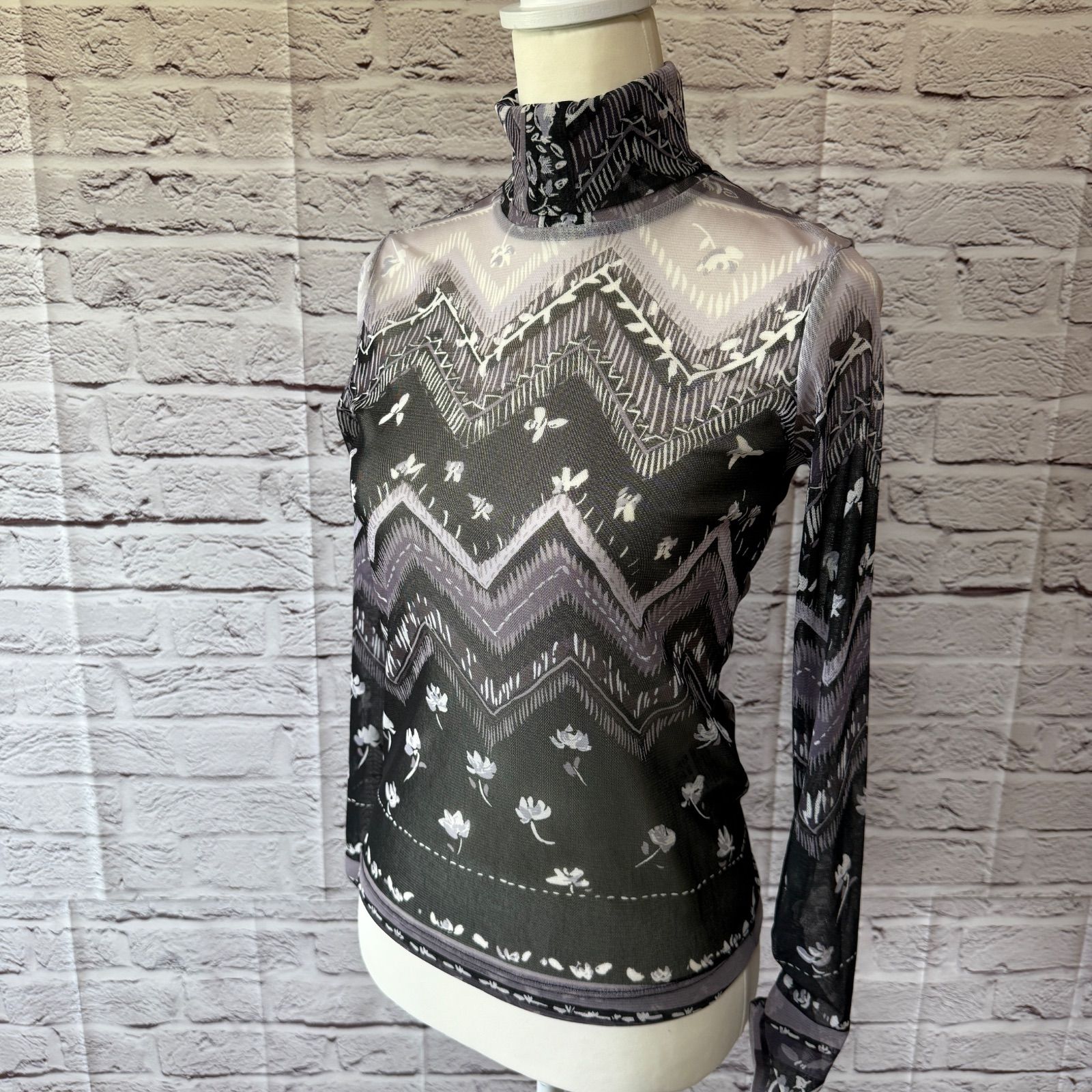 レオナール　ブラック ハイネック 長袖 トップス　LEONARD レオナール ブラック ハイネック 長袖 トップス LEONARD