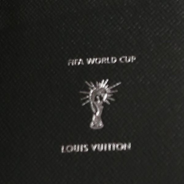 ルイヴィトン M63294 長財布 ノワール  LOUIS VUITTON ロシア2018 FIFA エピノワール