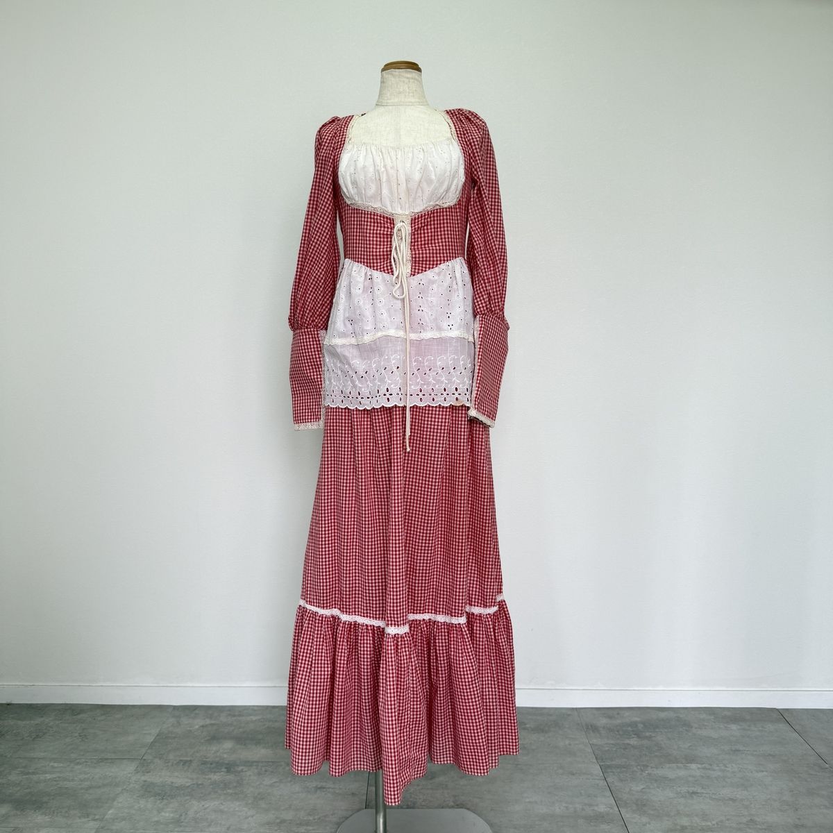 古着 70年代 ガンネサックス GUNNE SAX Jessica ギンガムチェック カットワーク刺繍 マキシ丈 フ ワンピ―ス evb009602