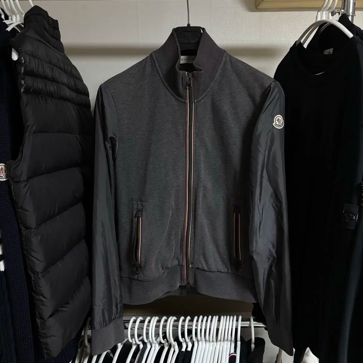 純正品| M サイズ MONCLER モンクレール ジップアップ