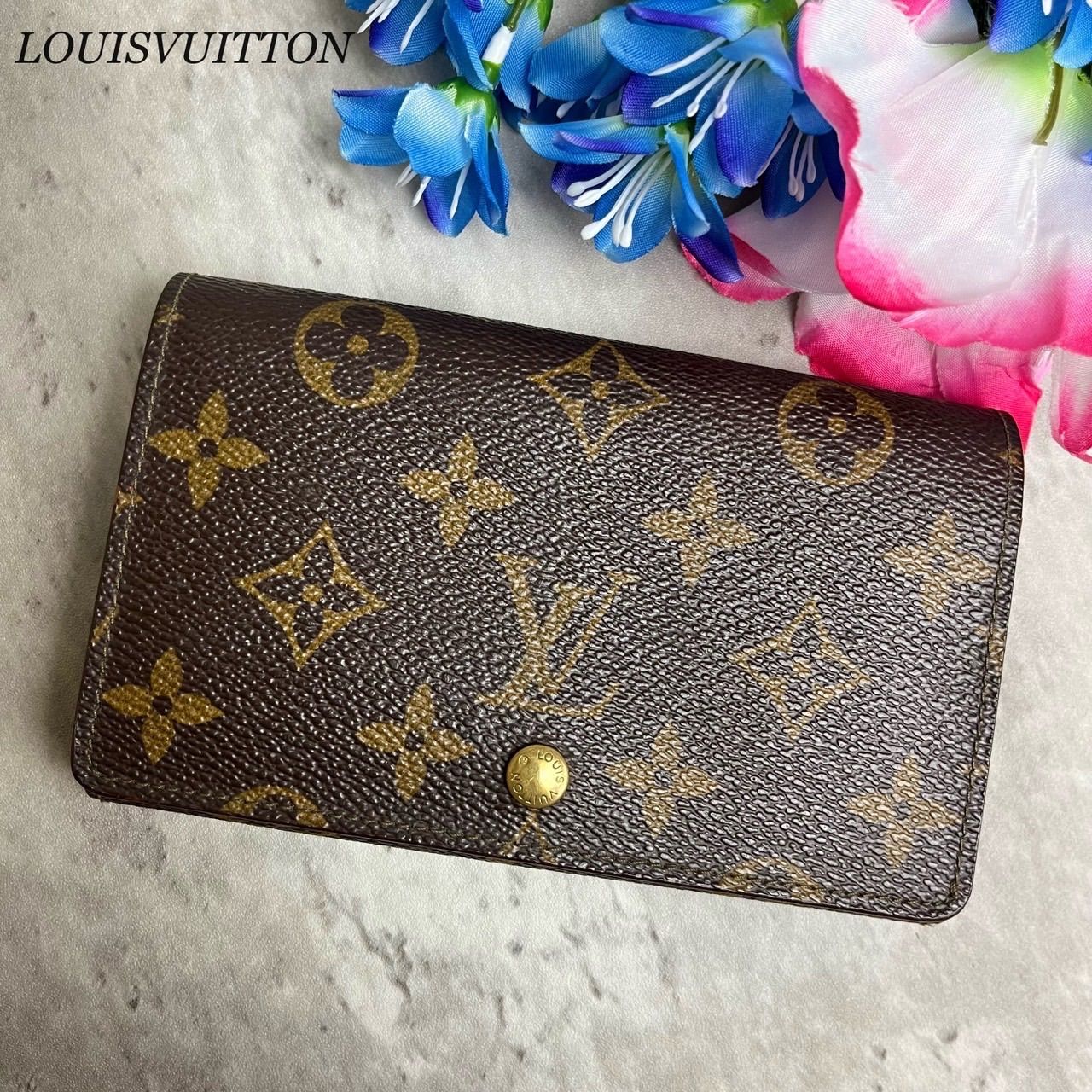 ✨格安✨ LOUISVUITTON ルイヴィトン 二つ折り財布 長財布 ポルトモネ ビエトレゾール モノグラム 総柄 ロゴ型押し ゴールド金具  ウォレット 小銭入れ カードケース 定期入れ PVCレザー レディース ブラウン 茶色