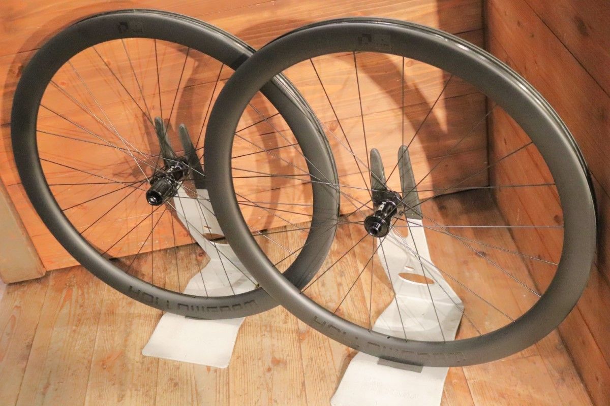 HOLLOWGRAM（ホログラム） R45 カーボンホイールセット 驚異のコスパ