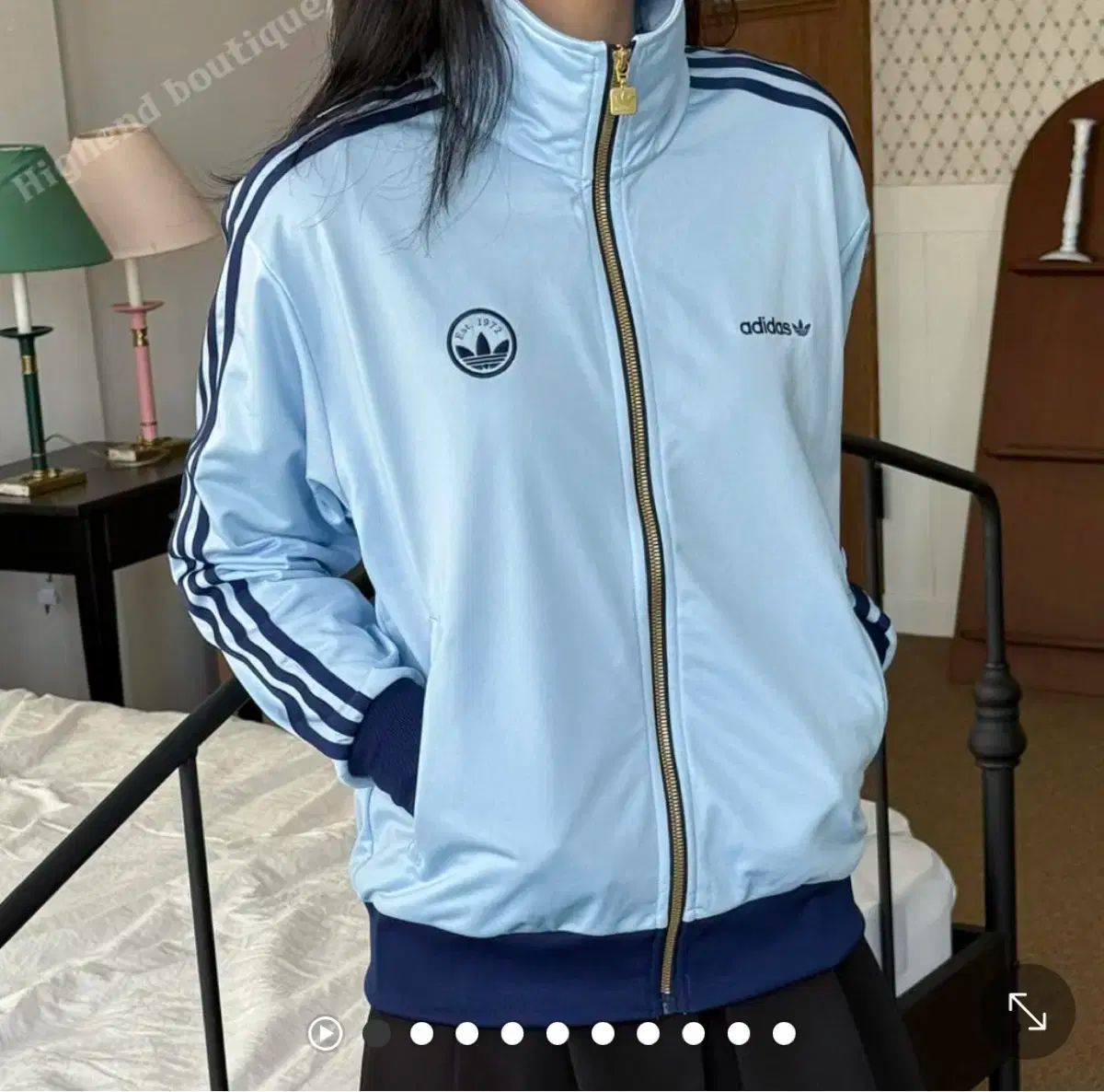 adidas アディダス バッジ トラックトップス ライトブルー