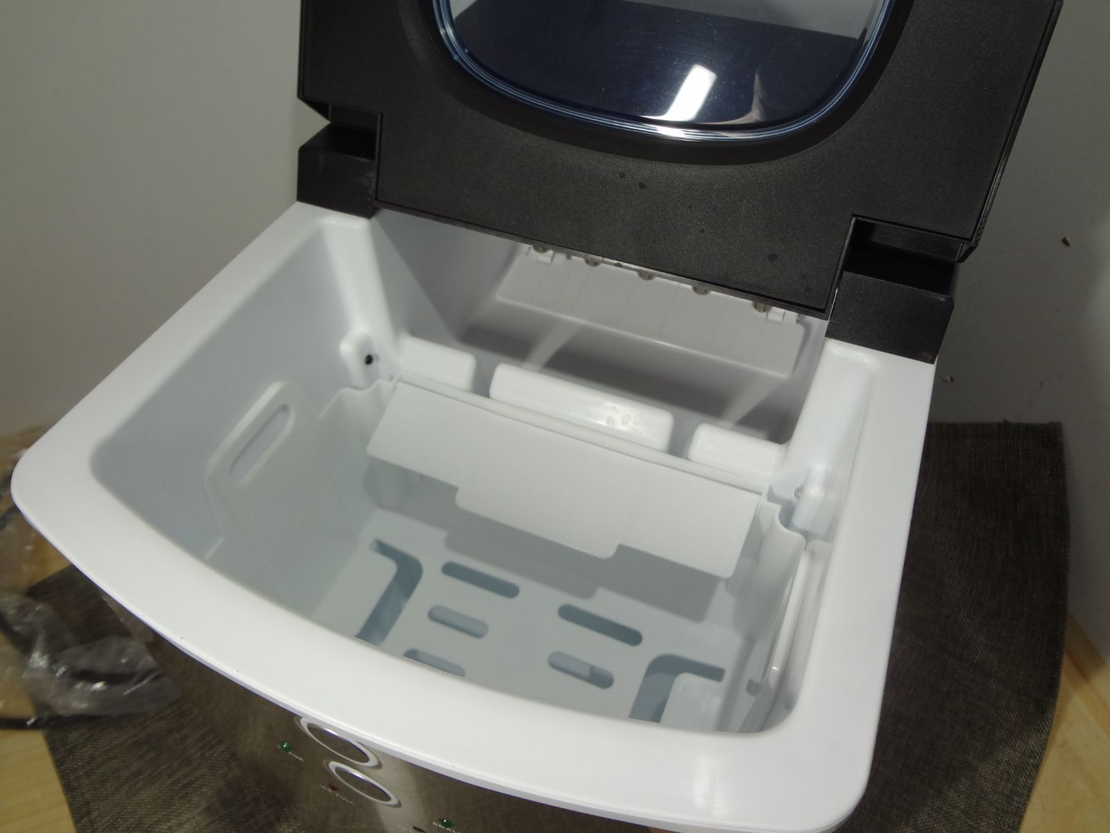 ☆動作確認済み☆ シンプラス製氷機 SP-CE01 家庭用製氷機 ☆動作確認済み☆ シンプラス製氷機 SP-CE01 家庭用製氷機