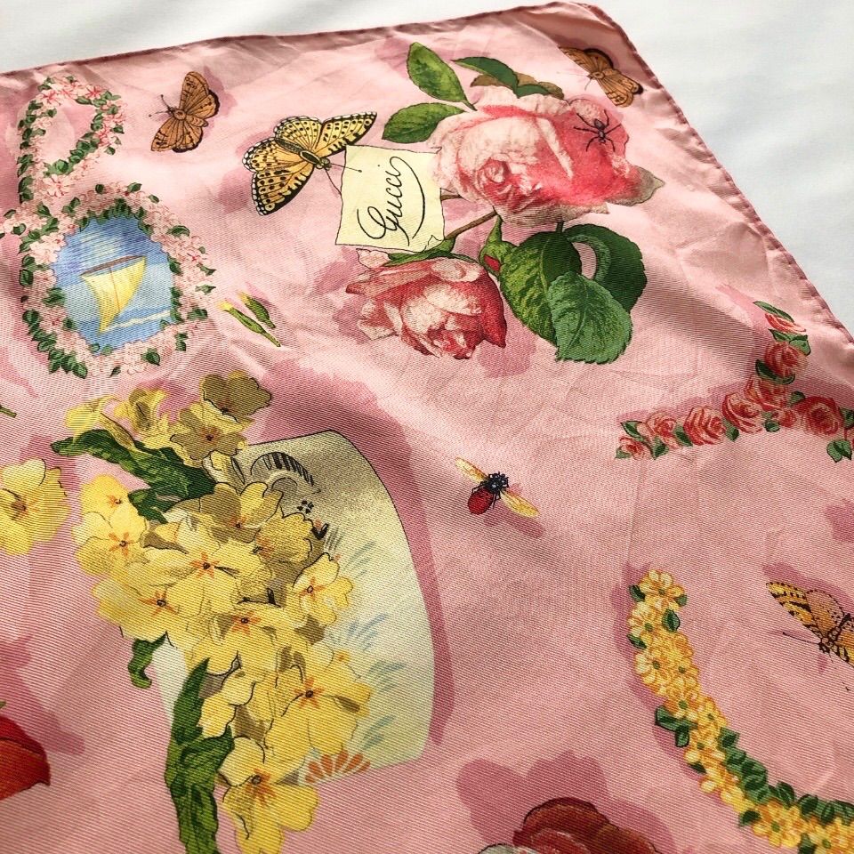 GUCCI グッチ 大判スカーフ フローラ シルク100% 花柄 ロゴ ピンク 86