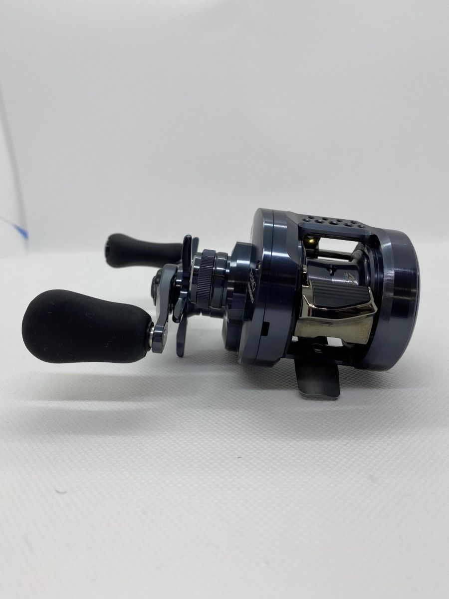SHIMANO - ΨΨSHIMANO シマノ ベイトリール　24カルカッタコンクエスト シャローエディション 31HG キズ有 箱付 046741 ΨΨ SHIMANO シマノ ベイトリール 24 カルカッタコンクエスト