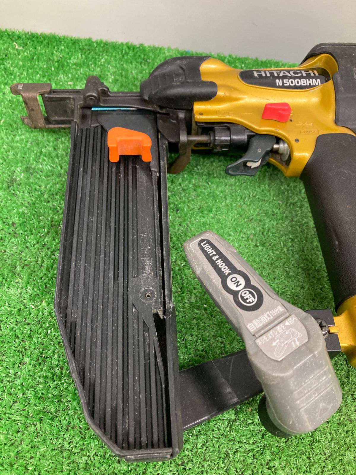 日立 N5008HM 高圧フロアタッカ【野田愛宕店】【店頭取引限定】【中古