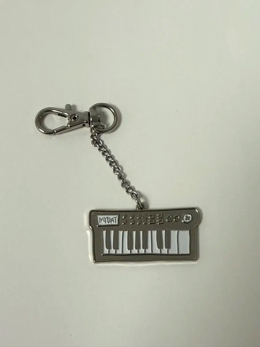 DAY6(デイシックス) ポップアップ ウォンピル(WONPIL) キーボード インストゥルメント キーリング