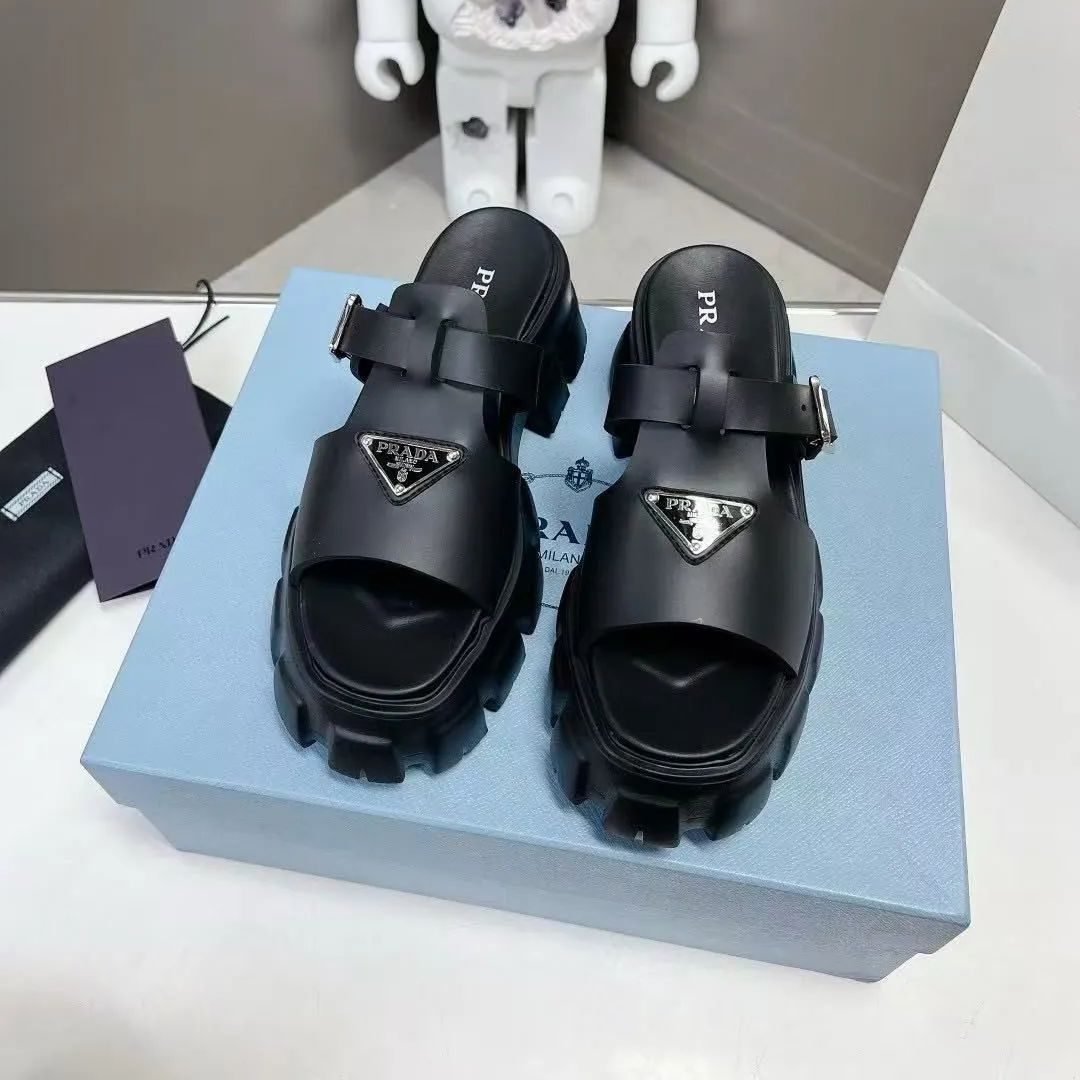 大人気】プラダ（Prada） ブラック 厚底 デザイナーサンダル