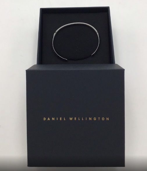 ダニエル ウェリントン Daniel Wellington Classic CUFF バングル ブレスレット スモール シルバー レディース DW00400004