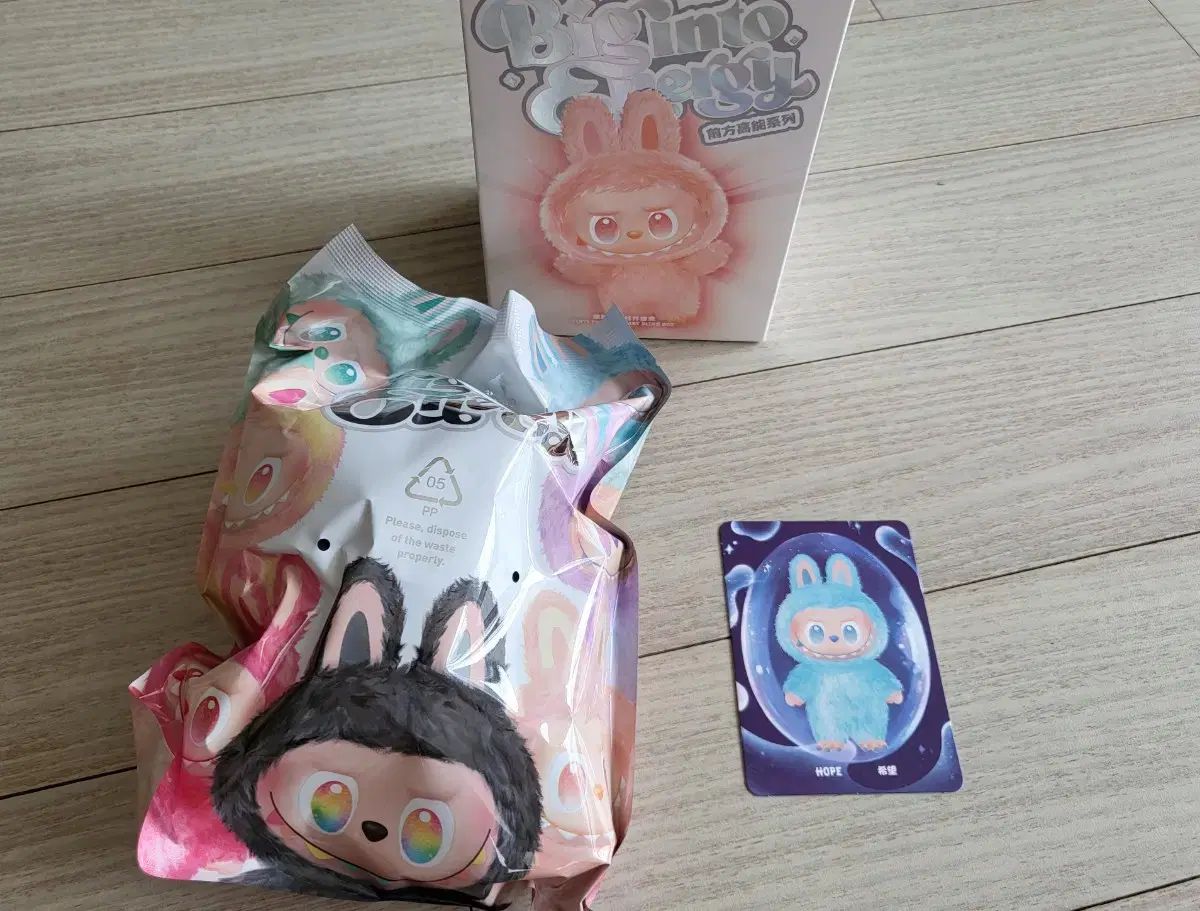 最安値，大人気 POP MART (ポップマート ) Labubu(ラブブ） ハイライト