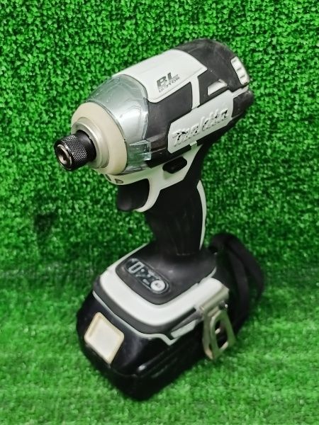 Yumiさん　マキタ　TD148D 18V インパクトドライバー　白 Yumiさん マキタ TD148D 18V インパクトドライバー 白の通販 by