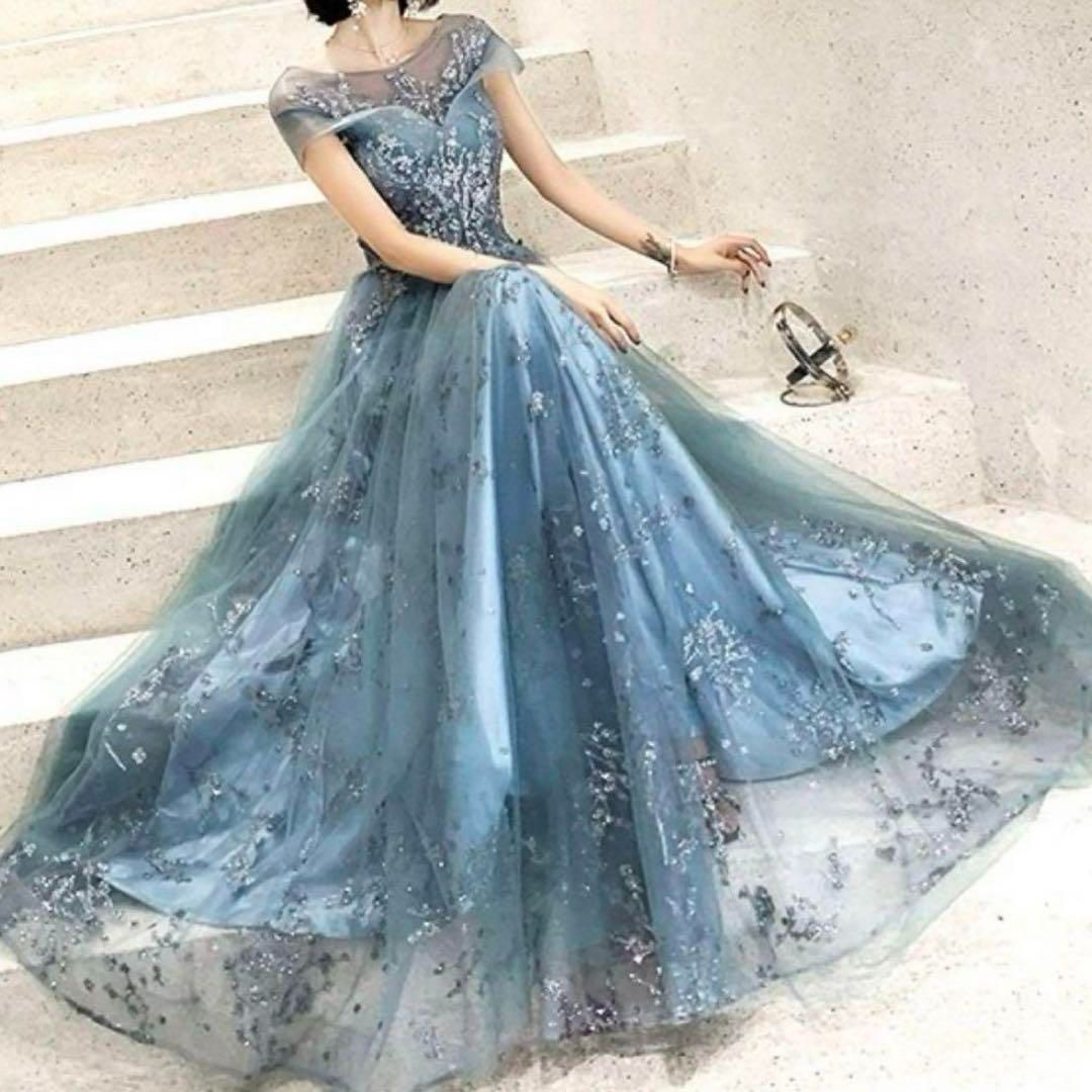 小花柄のデザインが煌びやかで可愛いオフショルイブニングドレス 小花柄のデザインが煌びやかで可愛いオフショルイブニングドレス
