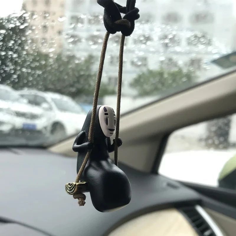 かわいいアニメ車の装飾品顔のない男性の車のペンダント車の