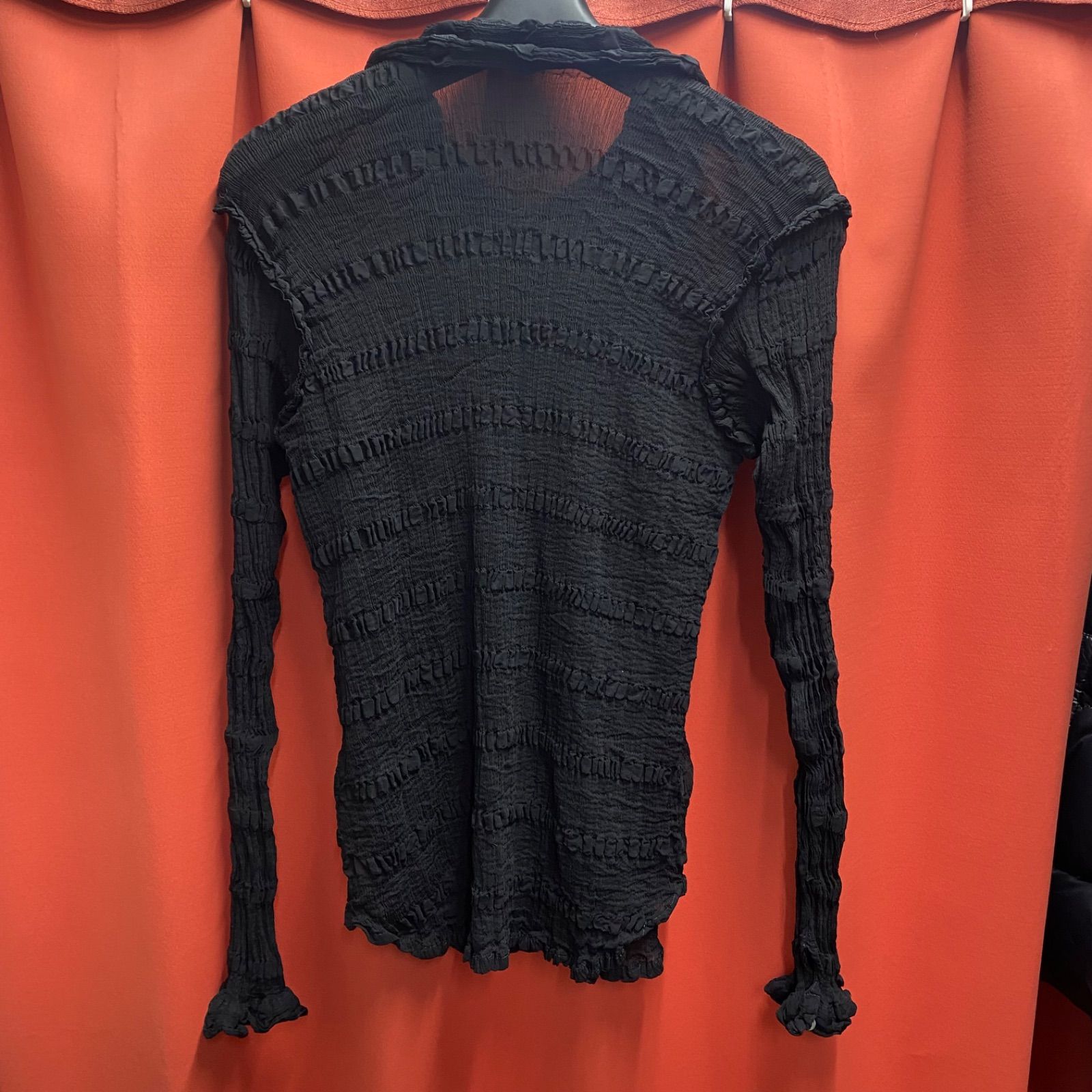 me ISSEY MIYAKE(ミー イッセイミヤケ) プリーツシャツ　ブラック ISSEY MIYAKE イッセイミヤケ ミーバイ me by プリーツ シャツ