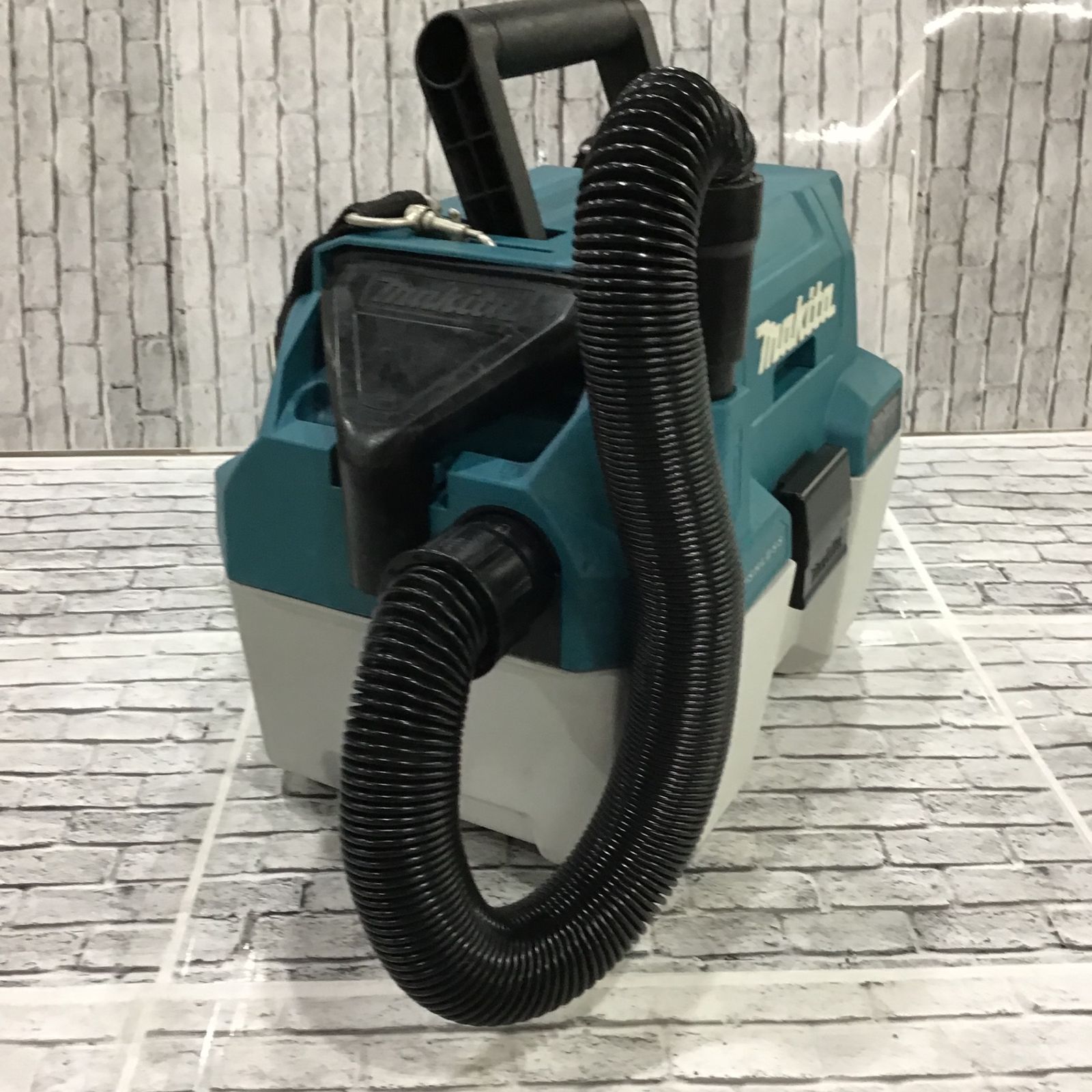 マキタ マキタ 490 集じん機 (乾湿両用) 32L【送料無料】