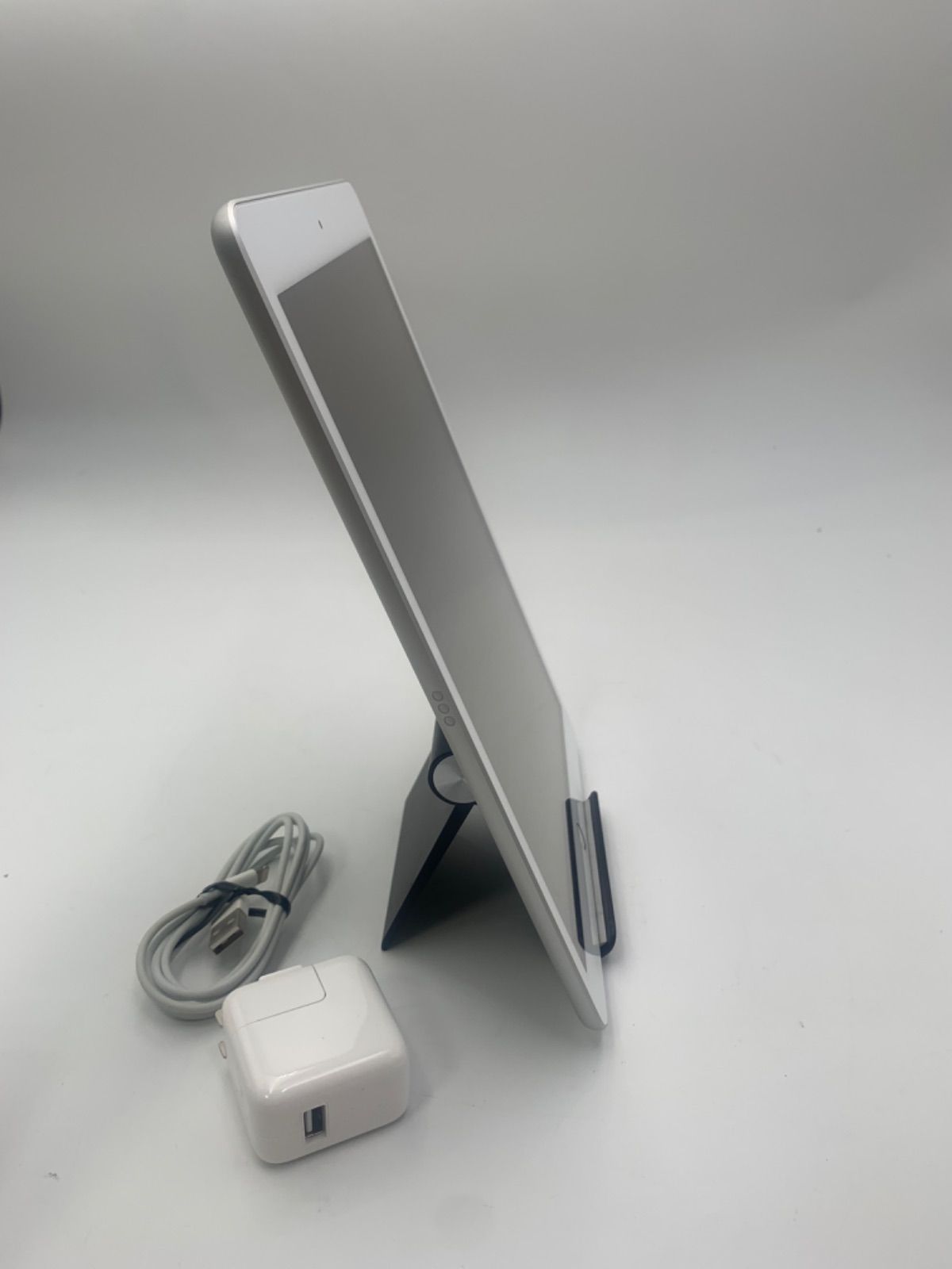 iPad 第8世代 大容量32GB A2270 - メルカリ