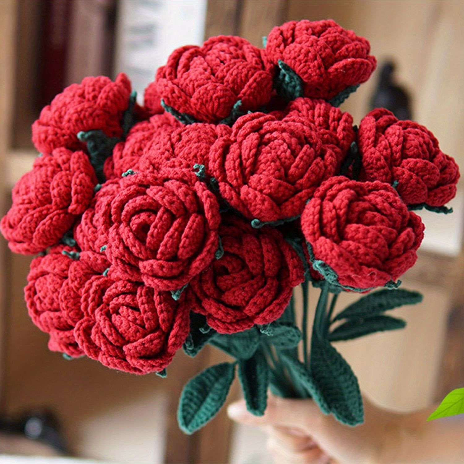 40.01cm のかぎ針編みのバラの花、6個のかぎ針編みの花、赤いバラの人工の花、編まれた手作りの花、家の装飾、記念日、女の子、女性、友達、家、結婚式、誕生日パーティー、バレンタインデー