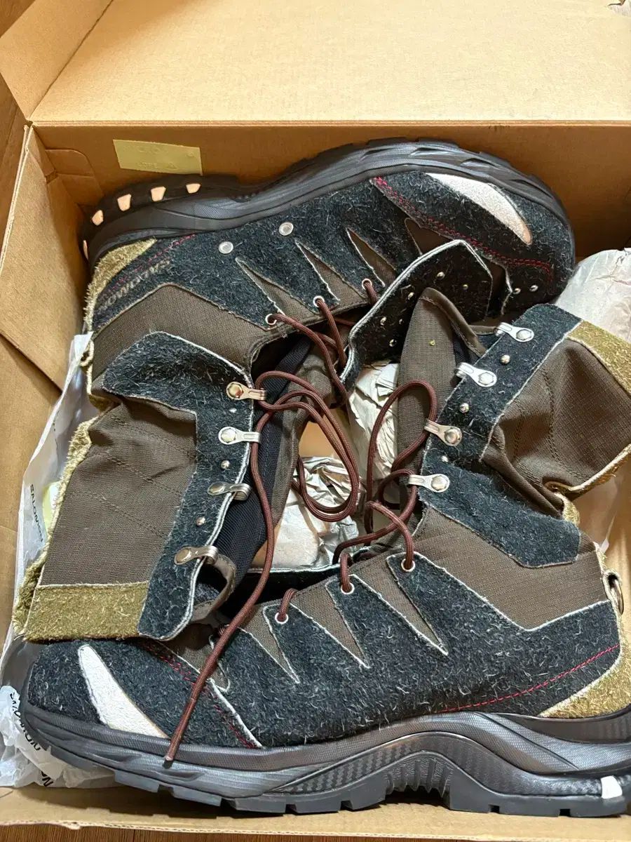 SALOMON サロモン もっと 骨折した腕 xa jungle