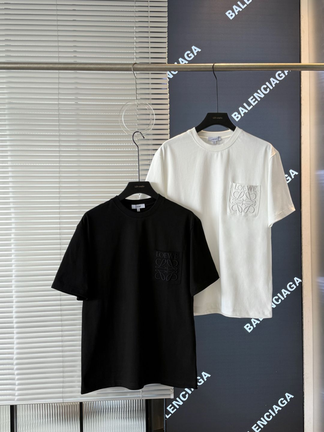 今日特価】LOEWE クラシック ポケット刺繍 T シャツ - メルカリ