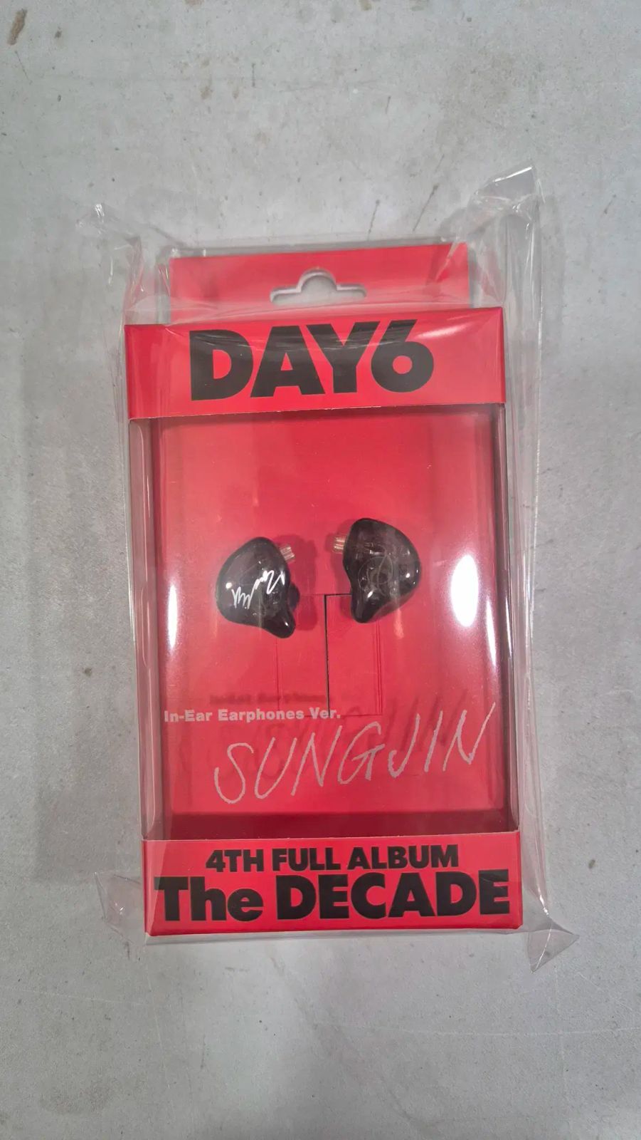 The DECADE: DAY6 Vol.4 イヤフォン ソンジンver. 未開封 DAY6(デイシックス) ー 購入 The Decade イヤホンバンド