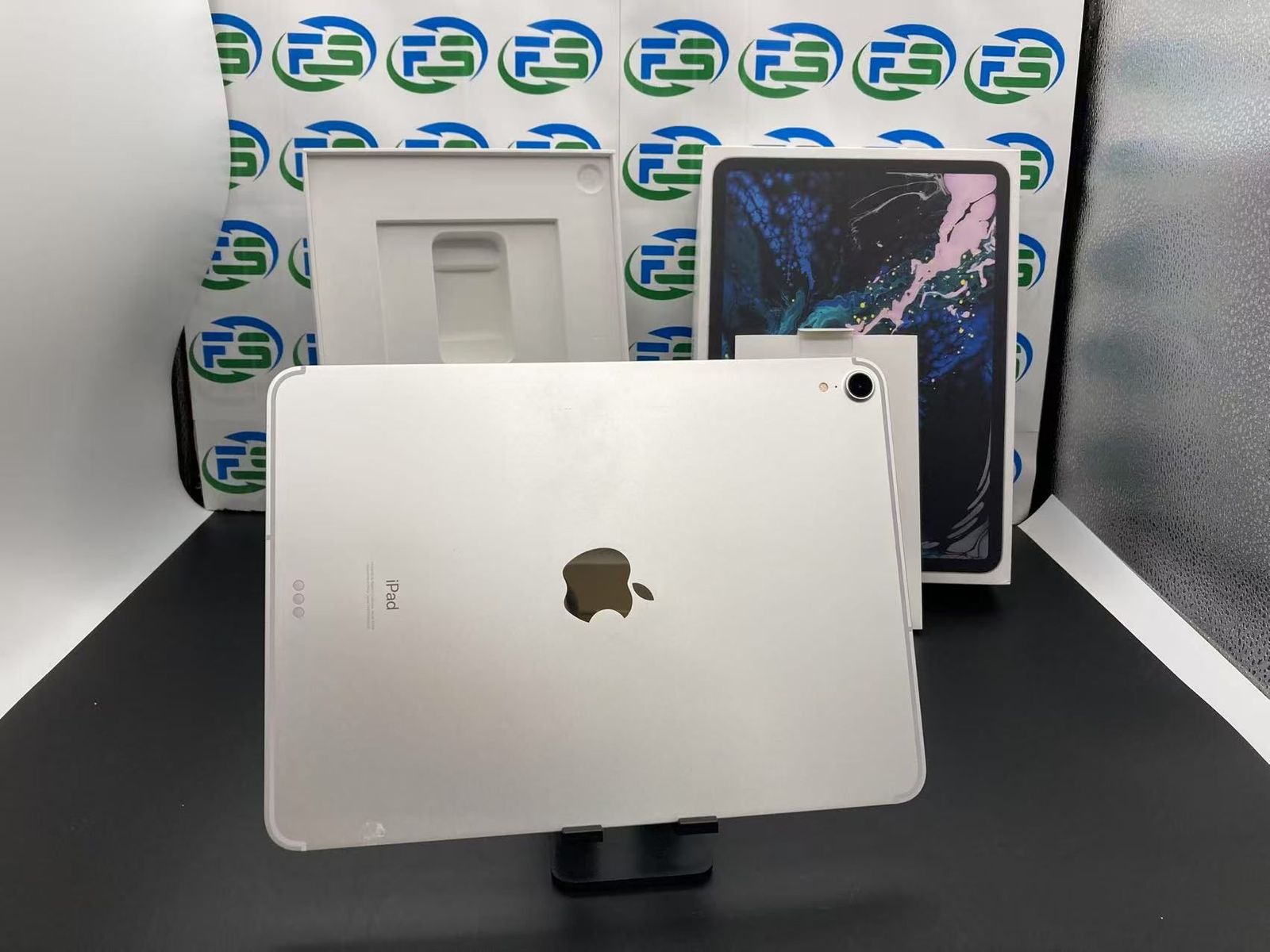 バッテリー調子良い極美品 iPad mini4 Wi-Fi + Cellular Amazon.co.jp