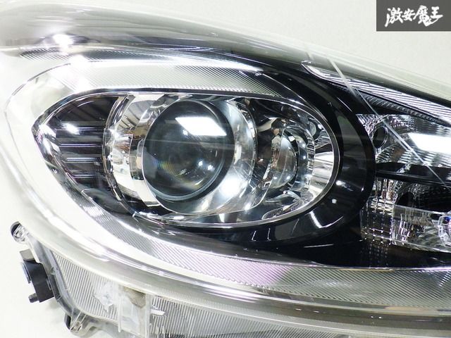 アクア 後期 純正 ヘッドライト ハロゲン 右 KOITO 52-312 19656 美品 NHP10 後期 アクア 純正 右 ハロゲン ヘッドライト KOITO