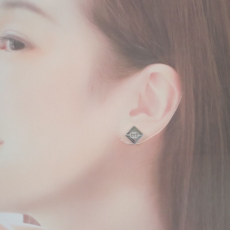 中古】グッチ GUCCI ダイアゴナル ピアス ‎774033_J8400_8106 ピアス  