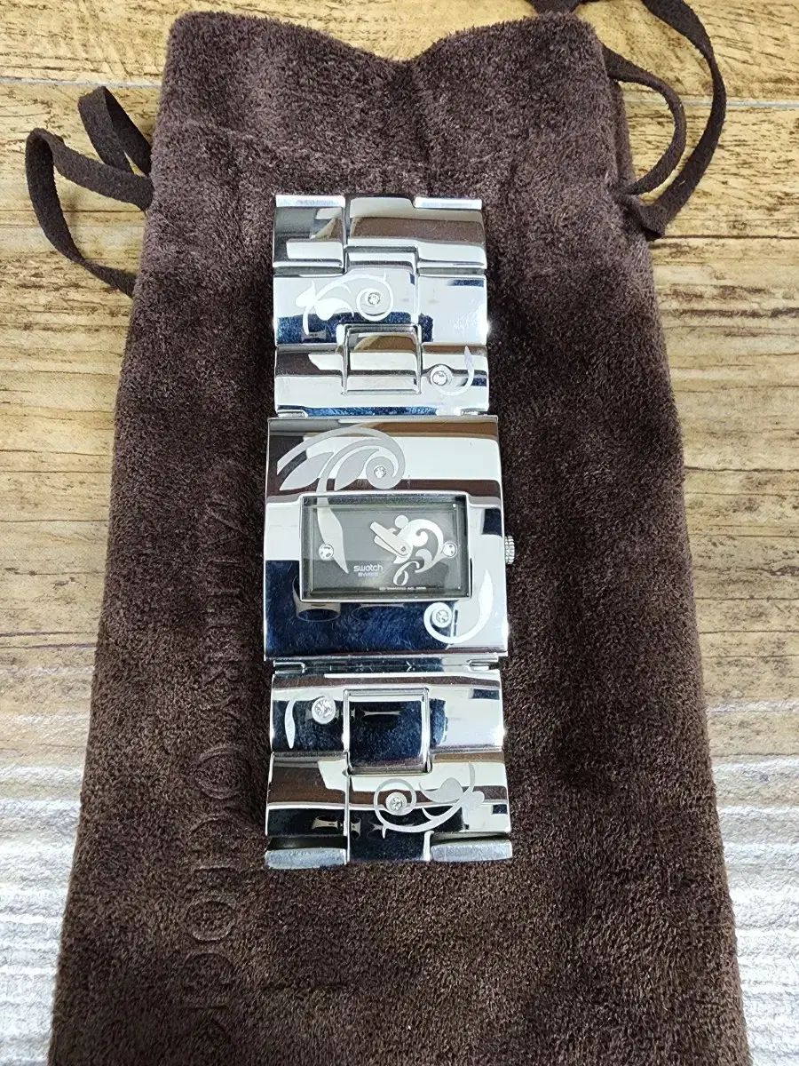 SWAROVSKI スワロフスキー