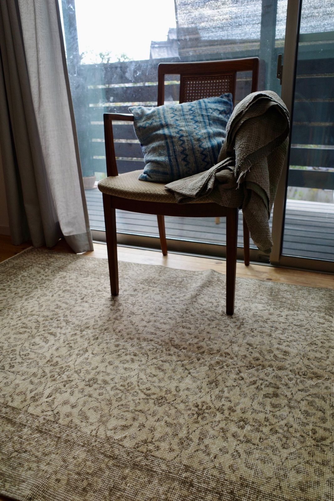 112×174 カフェブラウンフローラル トルコヴィンテージラグ トルコ