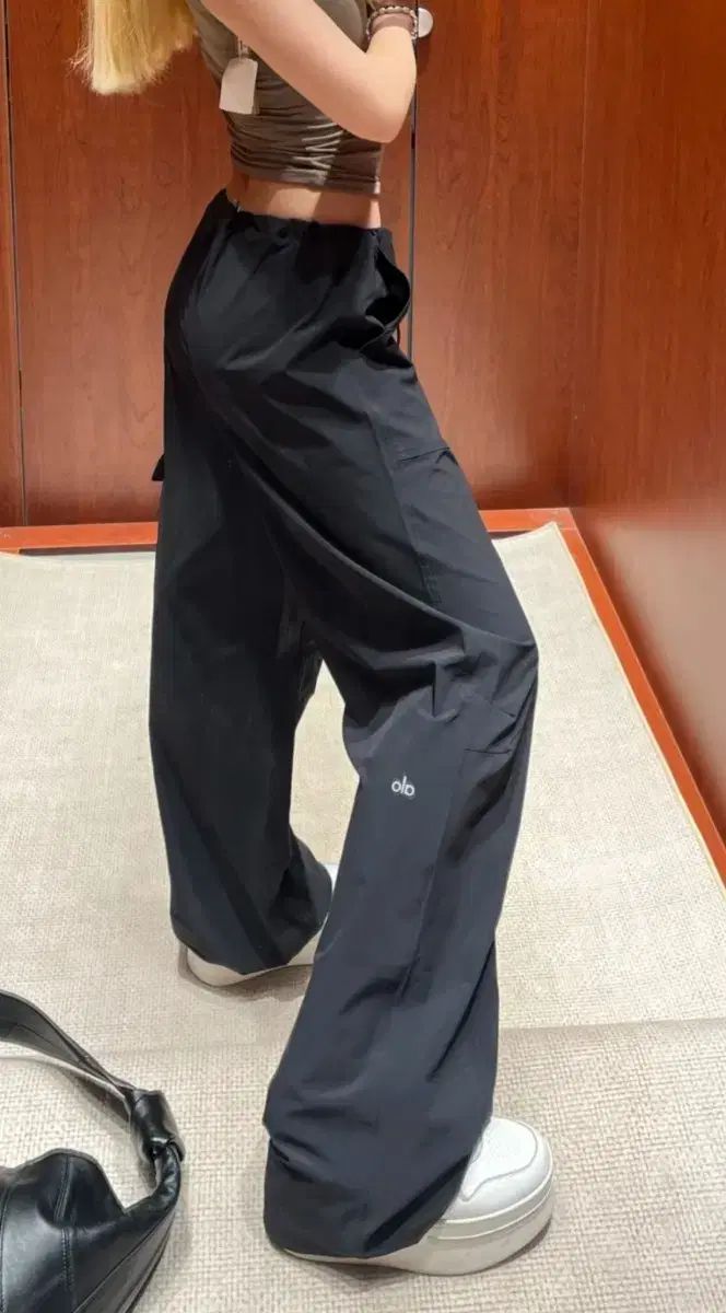 alo ブラック カーゴ パンツ sサイズ