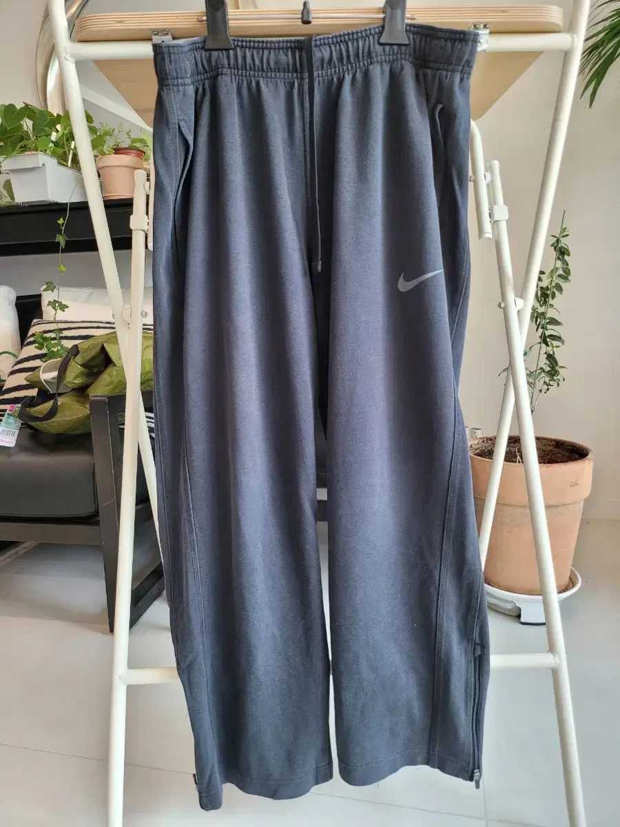 【雷市場（ポンジャン）商品韓国直送】 L 海外 韓国国内 35 36 Nike(ナイキ） ドライフィット NIKE トレーナー パンツ