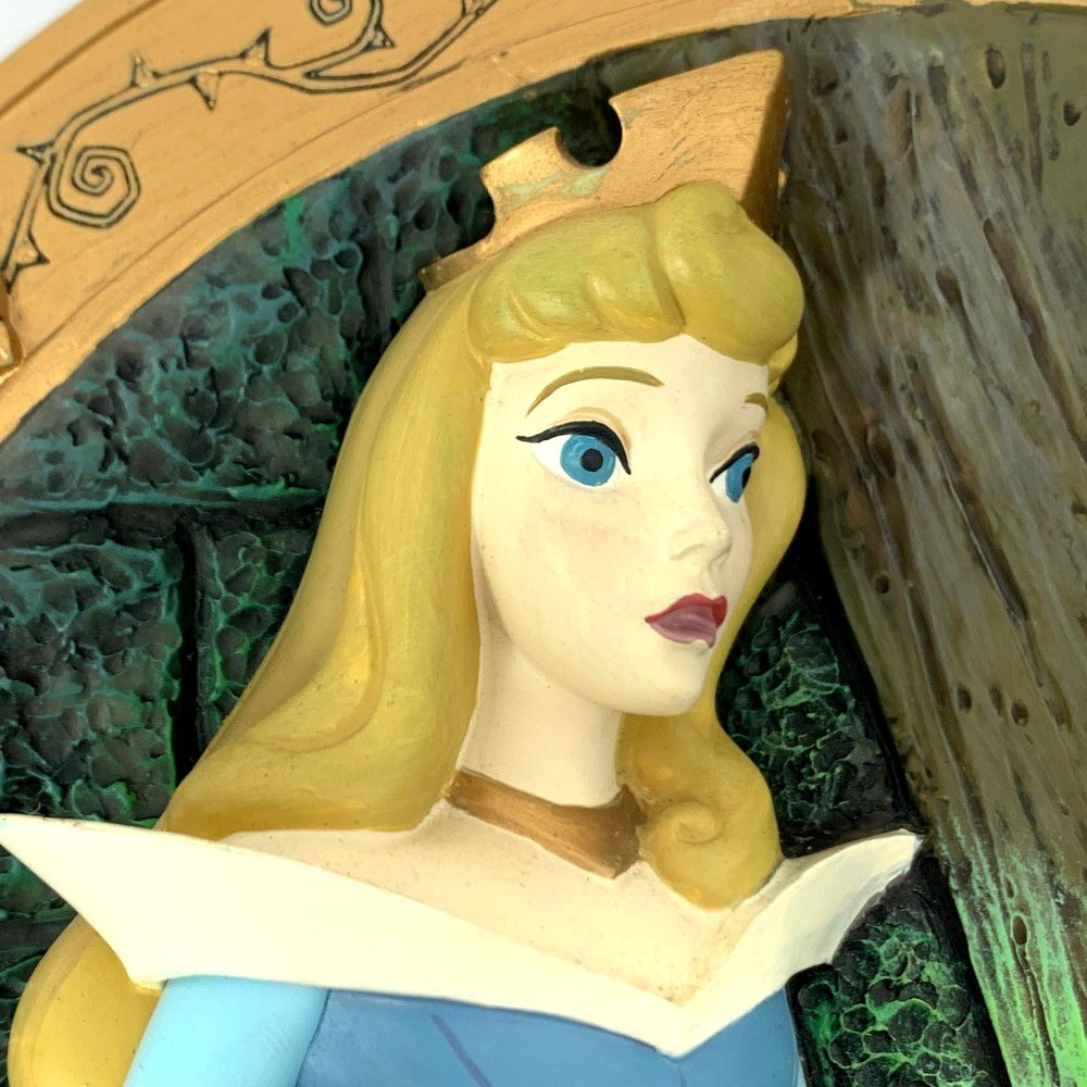 眠れる森の美女　オーロラ姫 3Dレリーフプレート 　ディズニーストア 眠れる森の美女 ディズニーストア 3Dレリーフプレート ディズニー