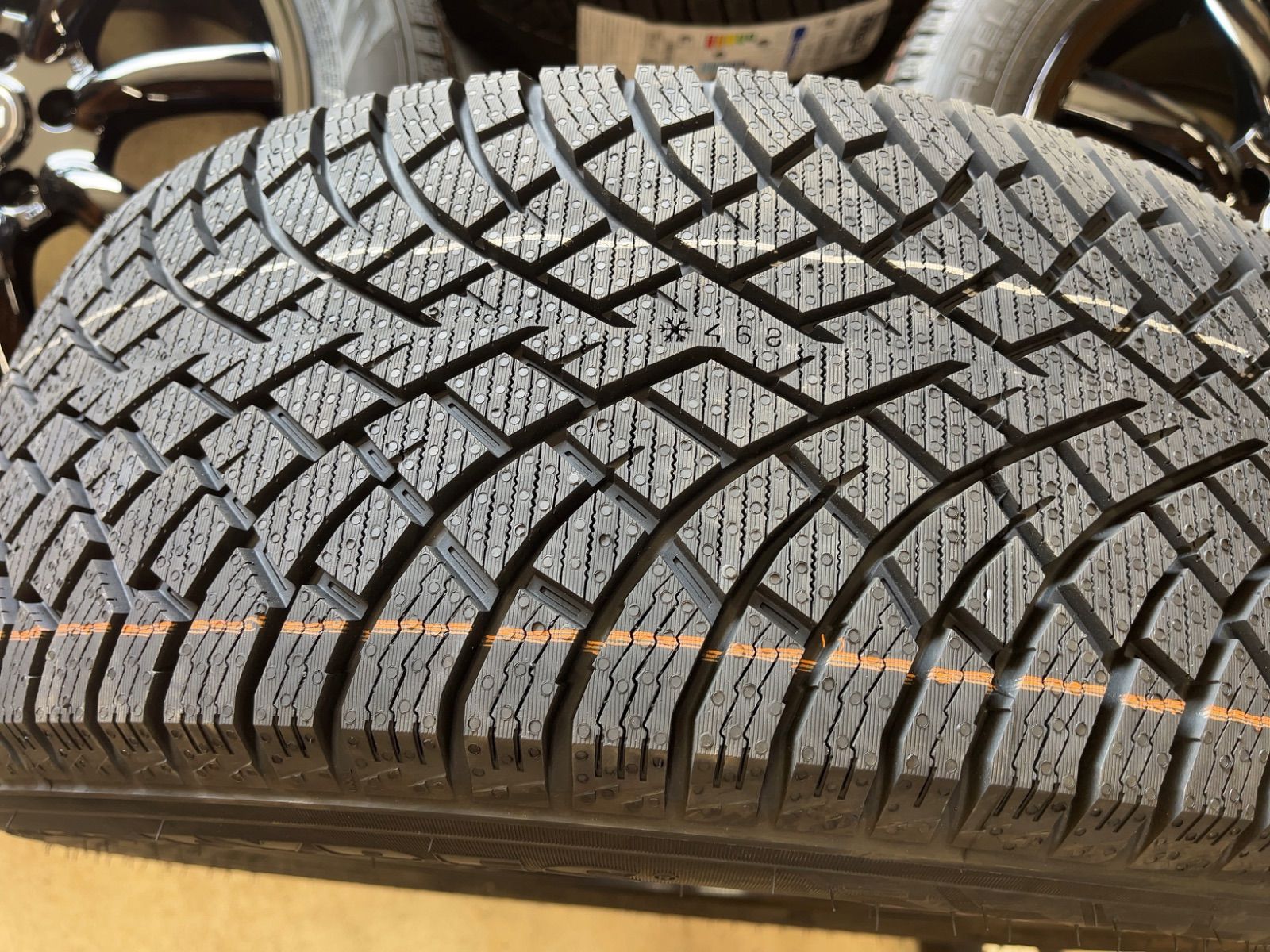 MINI クロスオーバー F60用 2025年製 スタッドレス グッドイヤー