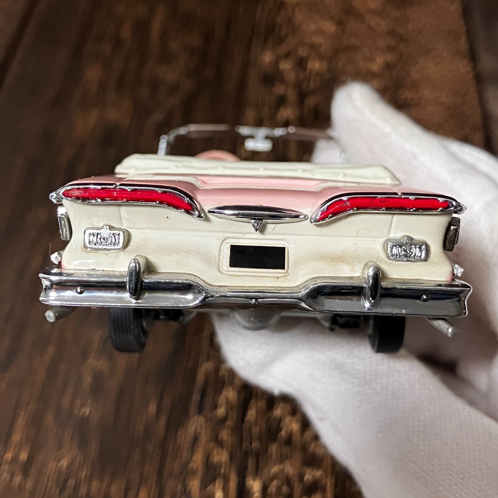 Auto World 1/18 1940 モノポリー フォード トラック ライト