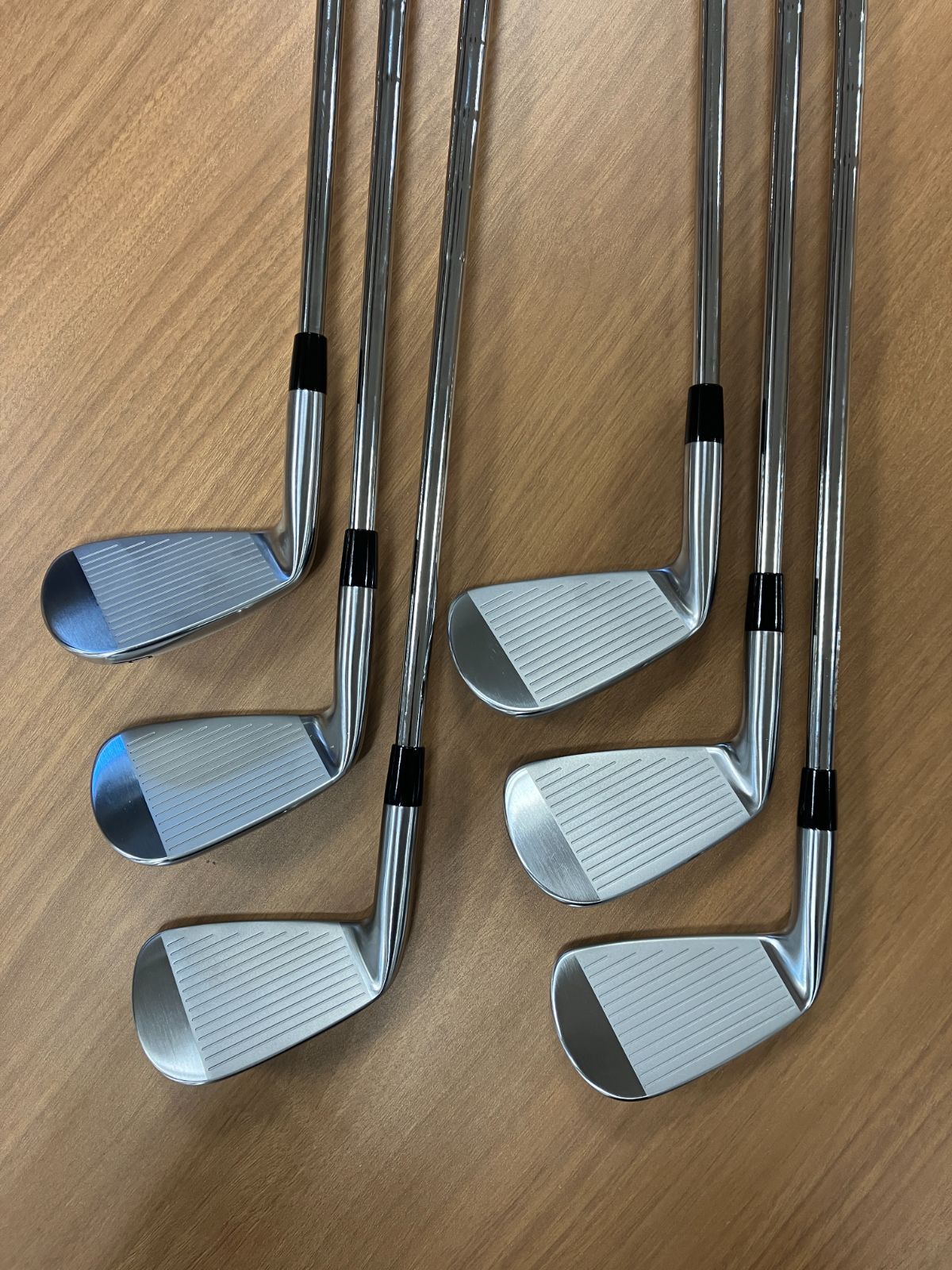 ほぼ新品 アイアンセット ブリヂストンゴルフ ほぼ新品ブリヂストンゴルフ ２４２ＣＢ＋ アイアン ５番 単品