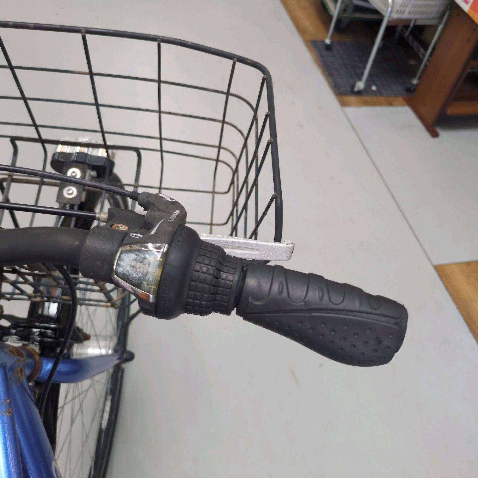 J217 サビキズ使用感有り 軽快スポーツ自転車 PROGEAR BX500 LEDオート 700×38C BRIGHTFACE_UK