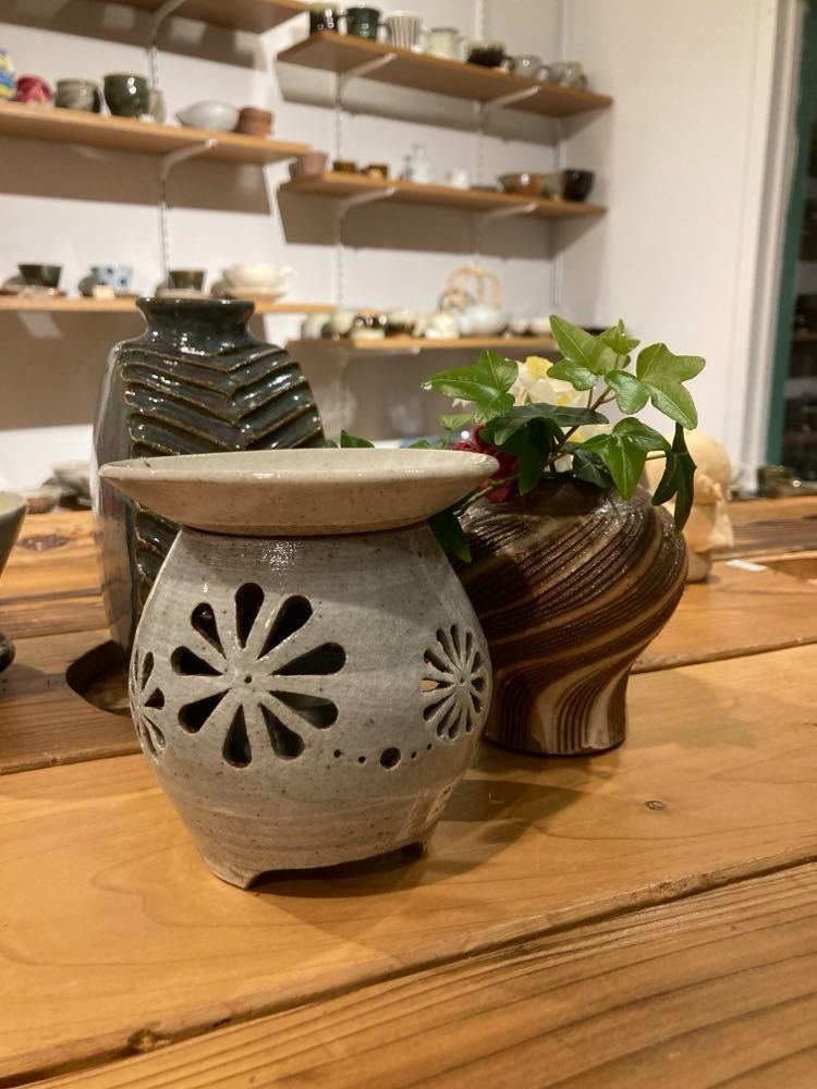 2182  鍋島焼　白磁 透かし 香炉 2182 鍋島焼 白磁 透かし 香炉