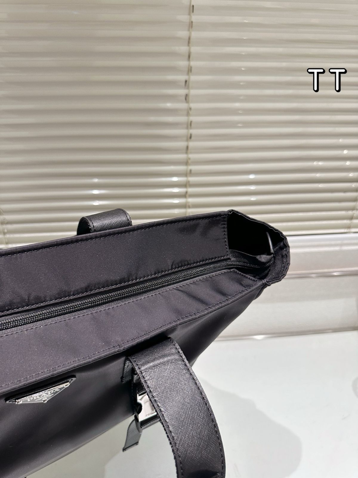 今日特価】Prada メンズ リサイクルナイロン トートバッグ-WTO