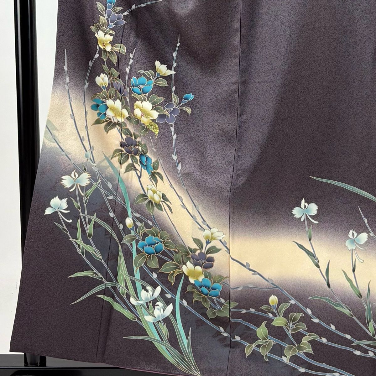 美品 訪問着 黒 枝花 金彩加工 身丈158cm 裄丈68cm お洒落 訪問着 身丈158.5cm 裄丈65.5cm M 袷 枝花 鷺草 金彩 ぼかし 灰