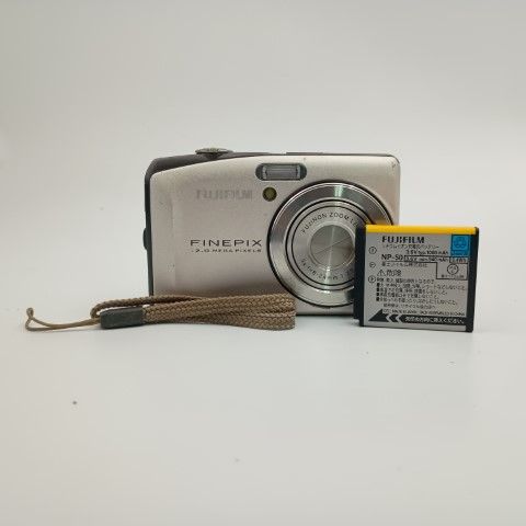 FUJIFILM FINEPIX F60fd シルバー コンパクトデジタルカメラ