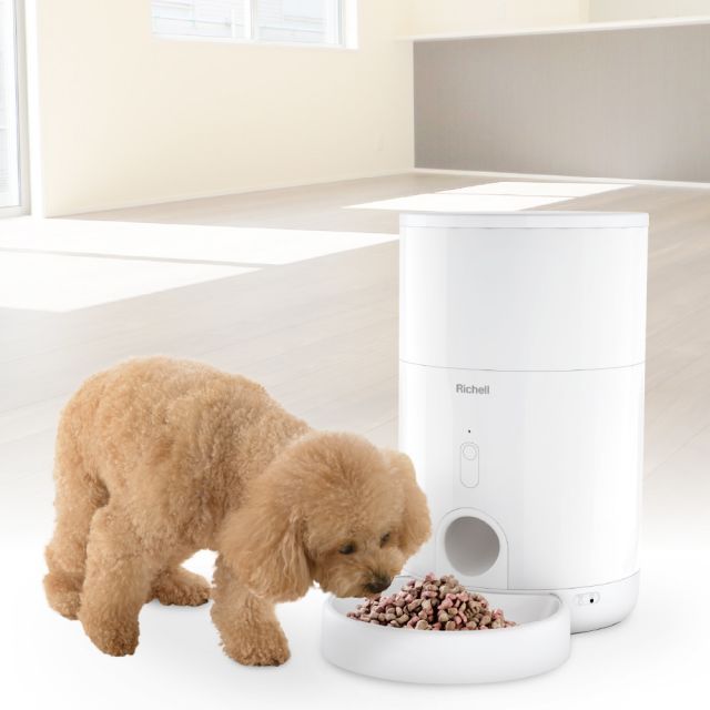 ペット 電化製品 リッチェル 犬 猫 自動給餌器 ペットニア ニュートリ ミニ フィーダー スマホと連動 アプリ 留守時もアプリから 新商品 小型家電