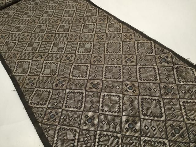 平和屋着物● 本場大島紬 龍郷絣 反物 着尺 宮田英雄作 花菱文 証紙付き ♥ DAAW7548zzz